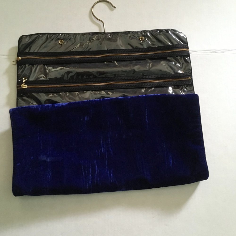 2 Pc Hanging Travel Set